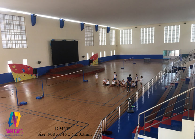 Nhà thi đấu Trường Quốc tế Việt Úc Hà Nội, sàn nhựa hèm khóa