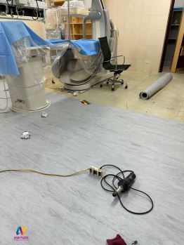 hoan-thien-san-vinyl-khang-khuan-trong-hanh-lang-benh-vien-bach-mai