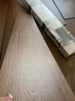 nen-su-dung-san-nhua-hem-khoa-hay-san-nhua-dan-keo