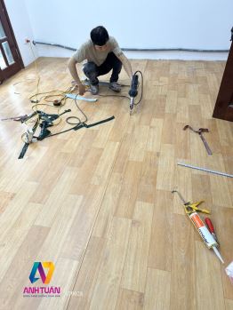 san-vinyl-cuon-phong-cham-soc-thu-cung