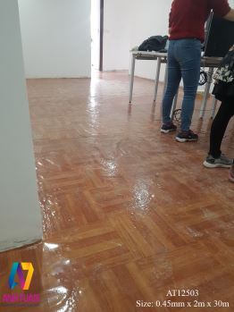 san-vinyl-cuon-trai-van-phong-tam