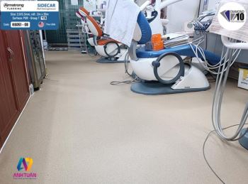 san-vinyl-khang-khuan-lap-dat-tai-phong-kham-nha-khoa