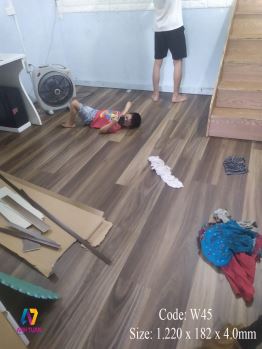 su-dung-san-nhua-vinyl-co-doc-hai-khong