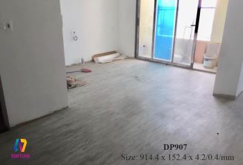 ve-dep-cua-san-nhua-gia-go